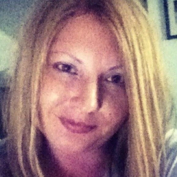 Meet your Posher, Lena - Picture 1 of 2